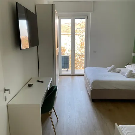 Trilocale Con Vista E Due Bagni Metro Blu Piazza Frattini דירה