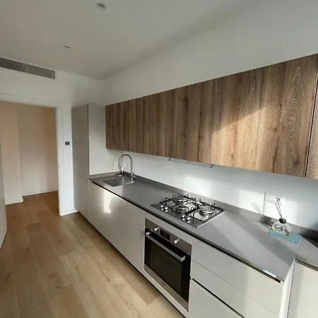 Appartamento Trilocale Con Vista E Due Bagni Metro Blu Piazza Frattini